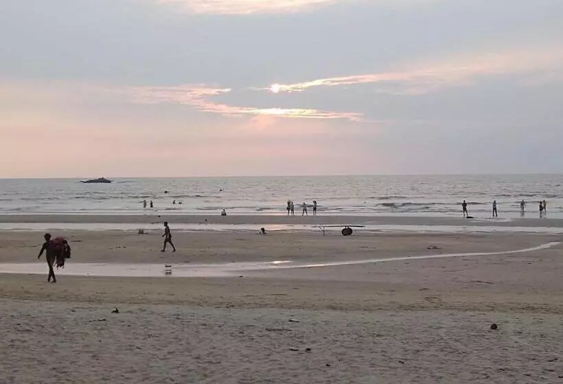 ホテル Gundappa Cafe Gokarna Kudle Beach