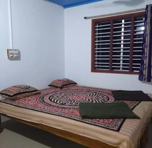 ホテル Gundappa Cafe Gokarna Kudle Beach