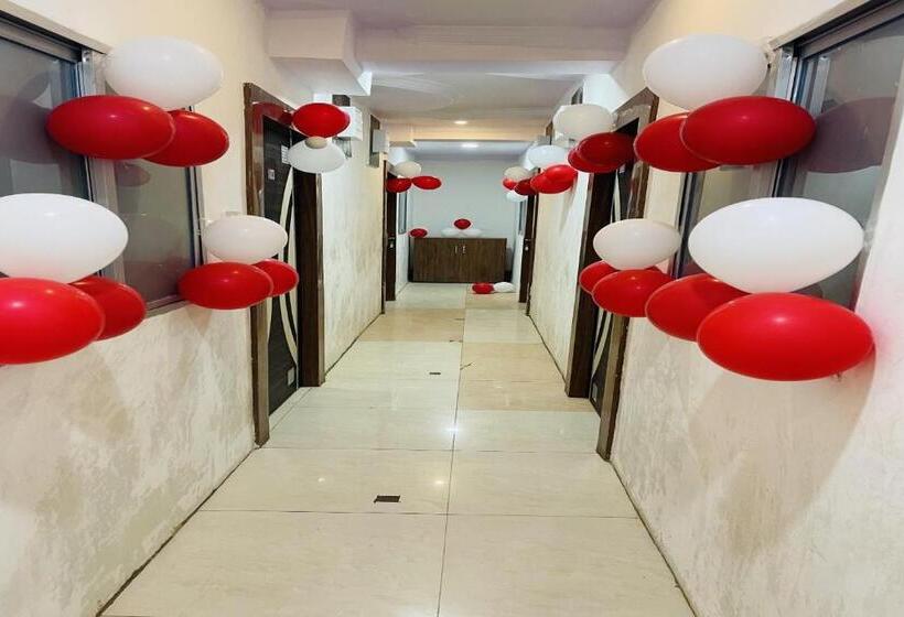 هتل Oyo The 3 Star