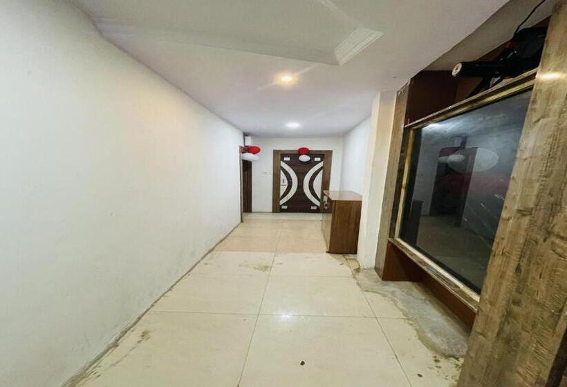 هتل Oyo The 3 Star