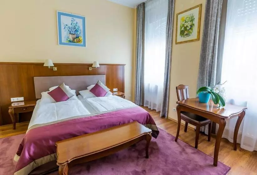 Hotelli Pannonia 1893 Prémium