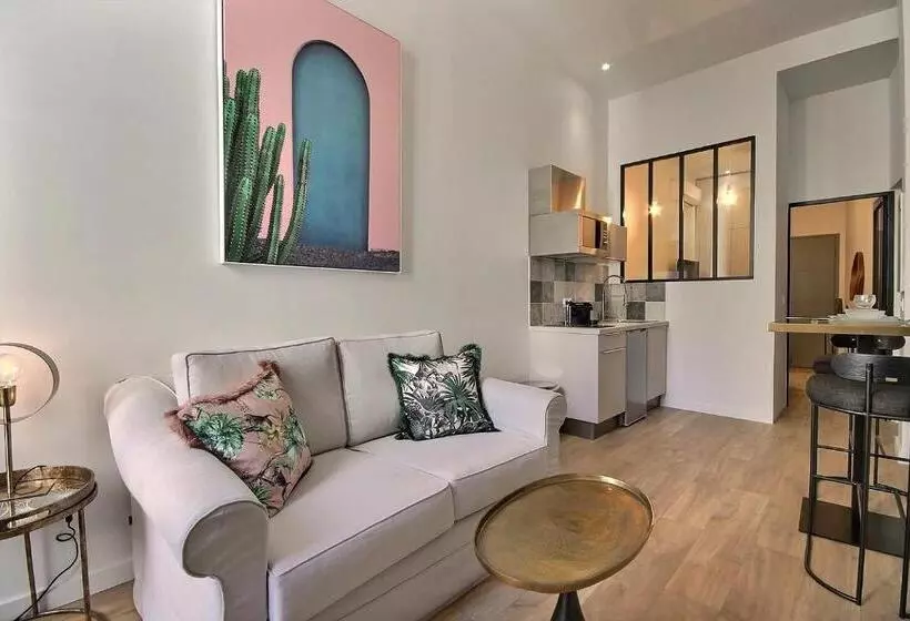 Les Toits Du Vieux Port