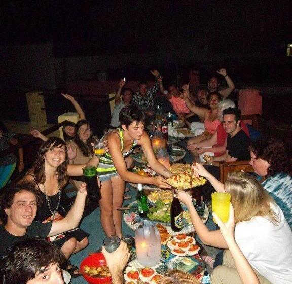 Malecon En Calle Techada Hostel