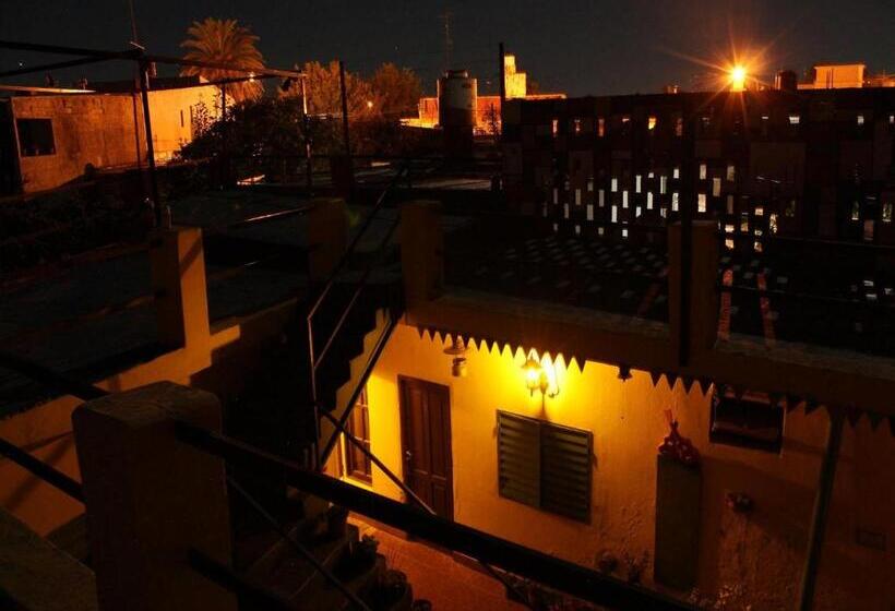 Malecon En Calle Techada Hostel