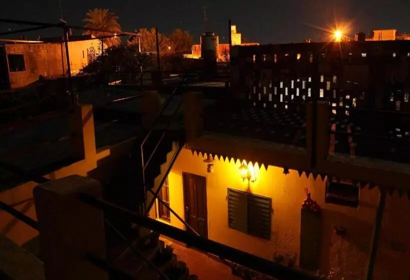 Malecon En Calle Techada Hostel
