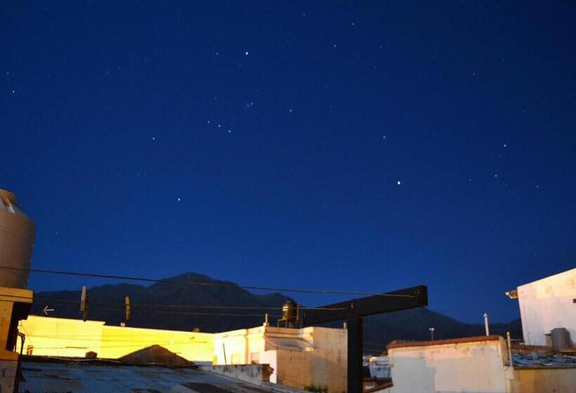 Malecon En Calle Techada Hostel