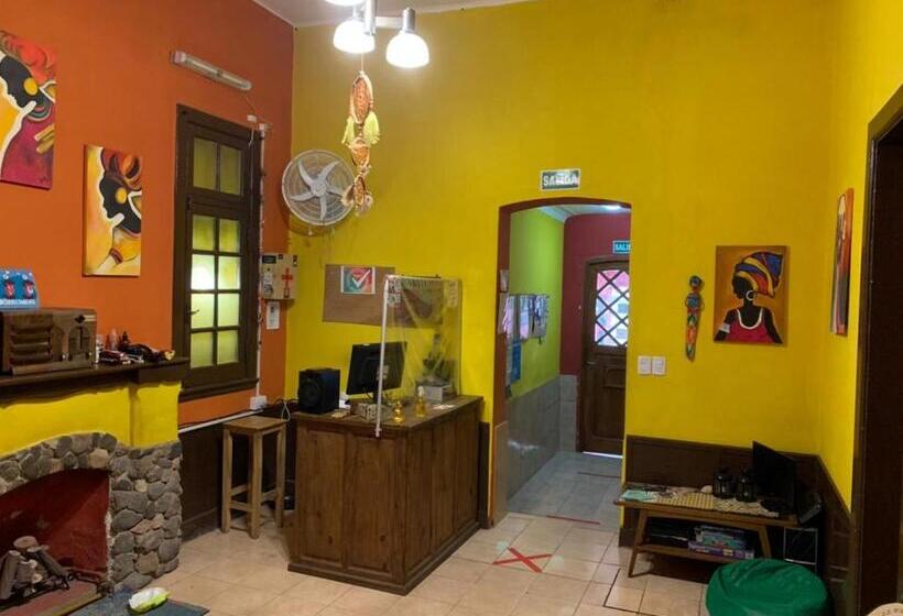 Malecon En Calle Techada Hostel