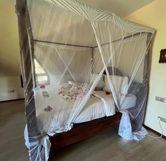 פנסיון Cast Away Residence