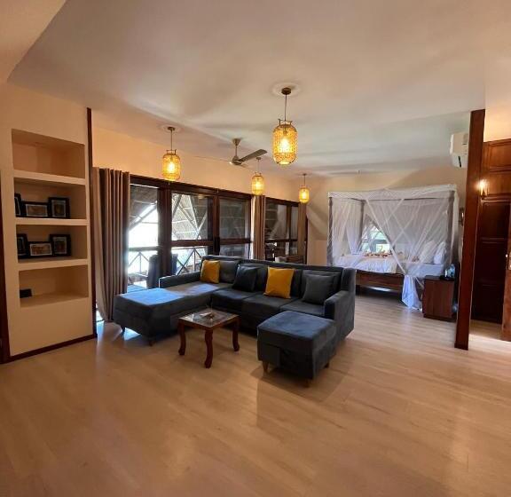 פנסיון Cast Away Residence