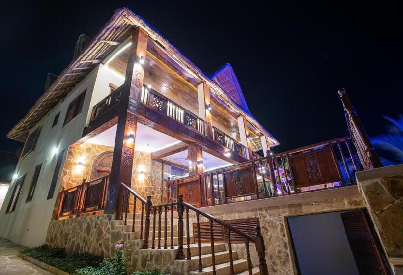 פנסיון Cast Away Residence