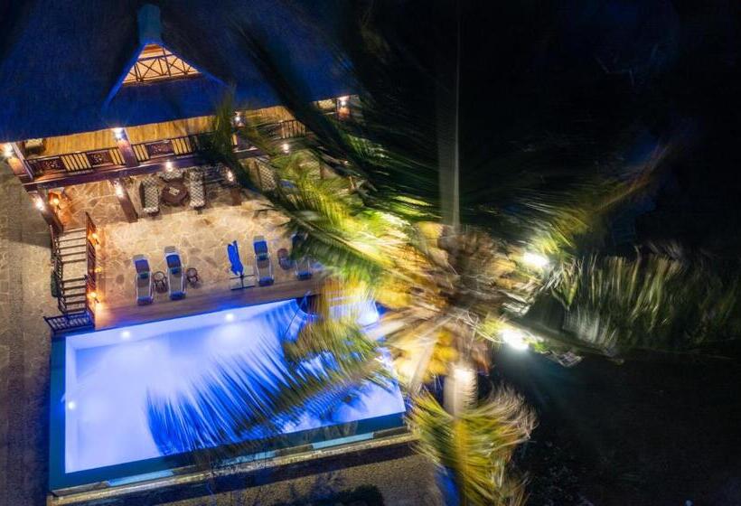 פנסיון Cast Away Residence