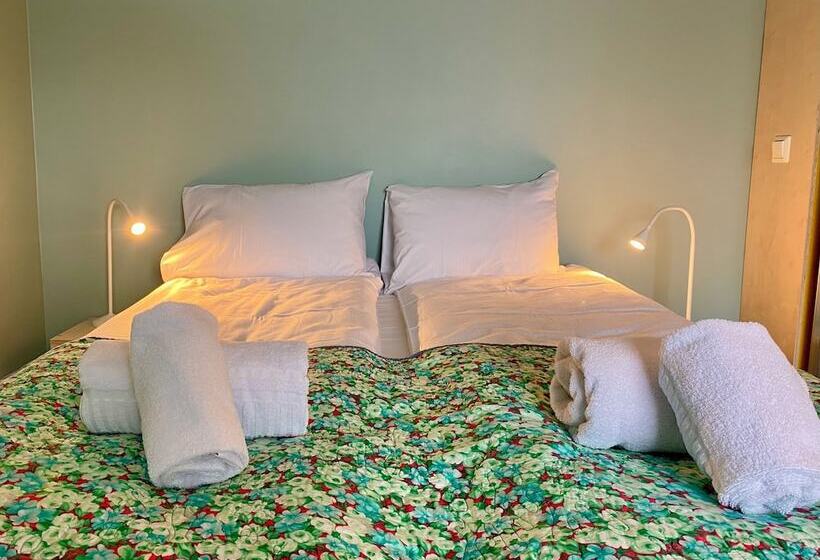 Pensão Nøtnes Midnattsol Guesthouse