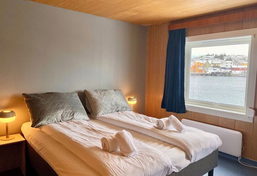 Pensão Nøtnes Midnattsol Guesthouse