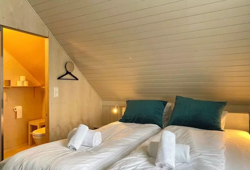 Majatalo Nøtnes Midnattsol Guesthouse