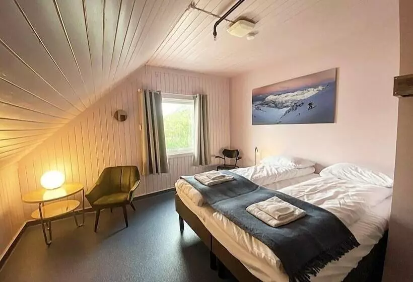 Majatalo Nøtnes Midnattsol Guesthouse