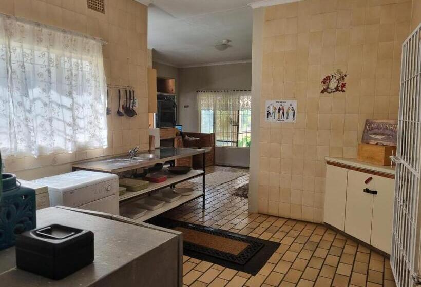 فندق صغير Peacevale Backpackers