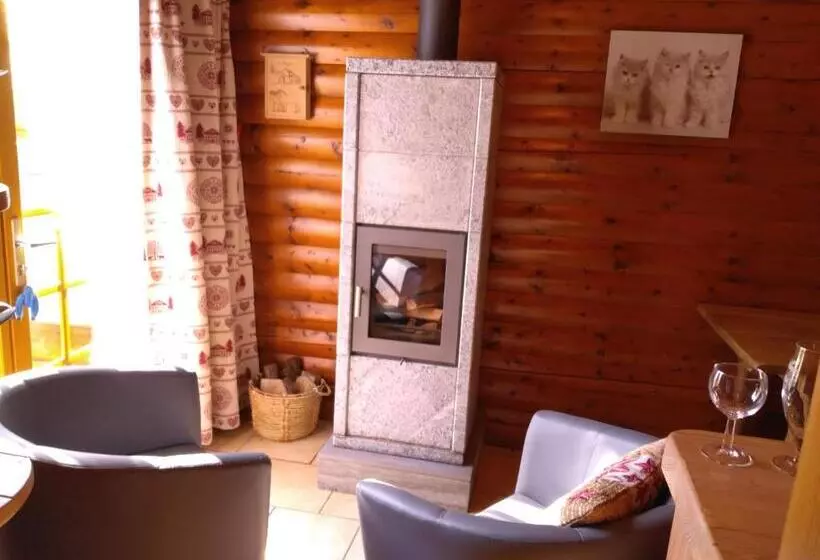 Aamiaismajoitus (B&B) Chalet Le Paradou Adults Only