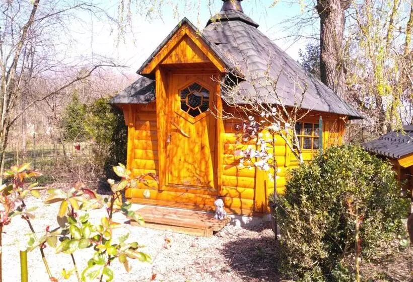 Aamiaismajoitus (B&B) Chalet Le Paradou Adults Only