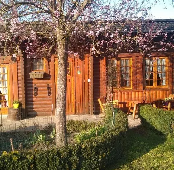 Aamiaismajoitus (B&B) Chalet Le Paradou Adults Only