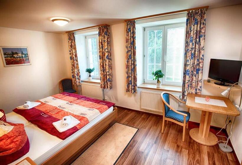 Gasthof & Pension Hirschen Stetten