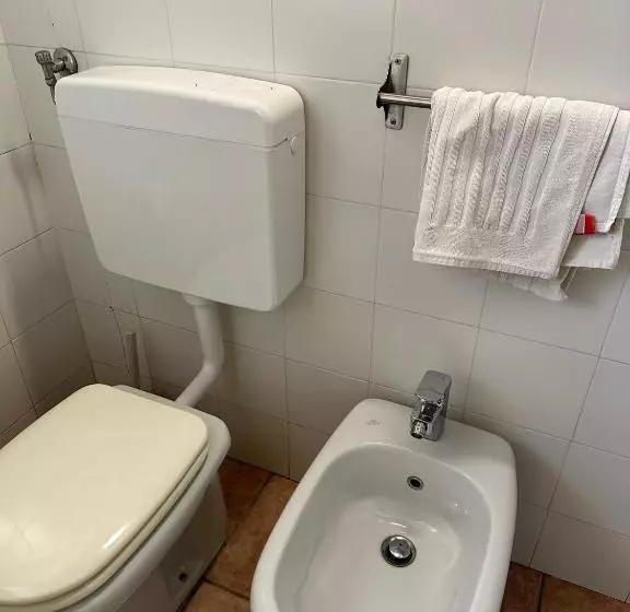 ホテル Agriturismo La Rasdora