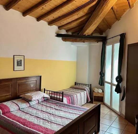 ホテル Agriturismo La Rasdora