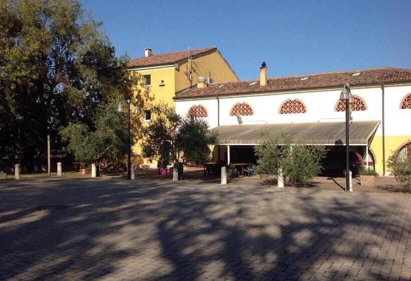 호텔 Agriturismo La Rasdora