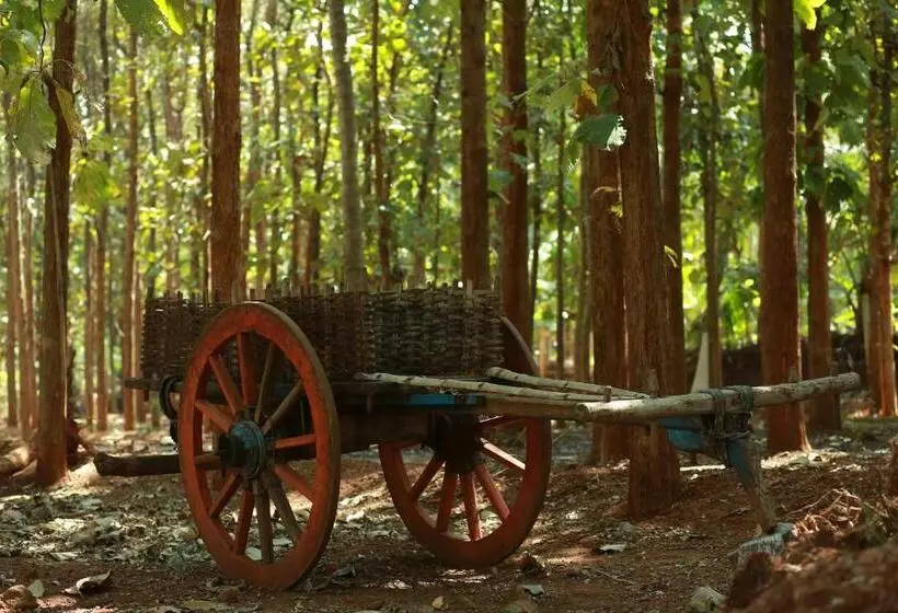 ホテル Atulyam Farm