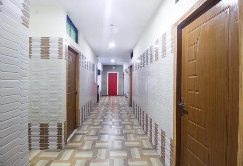 Hotel Oyo 61145 Jks Deluxe Lodge