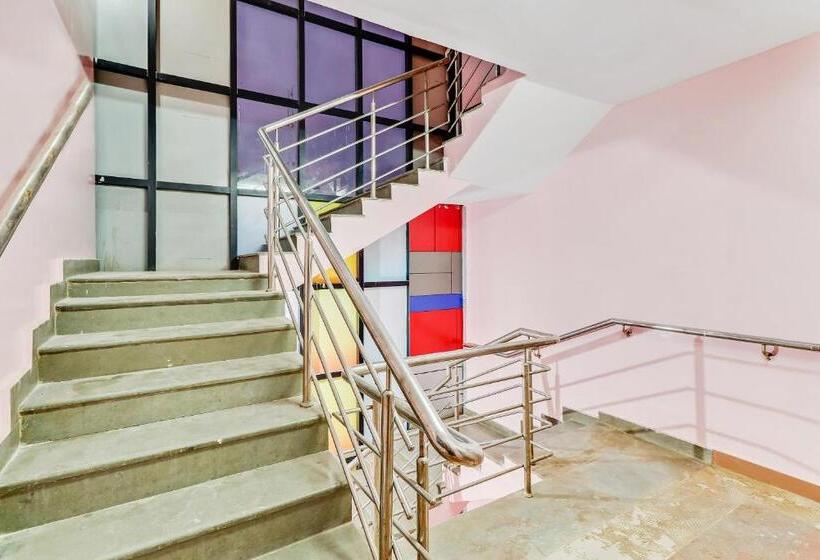 Hotel O Mrv Royal Suites