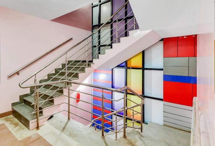 Hotel O Mrv Royal Suites