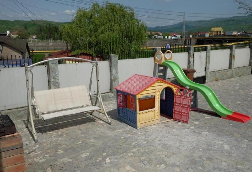 پانسیون Casa Arbo