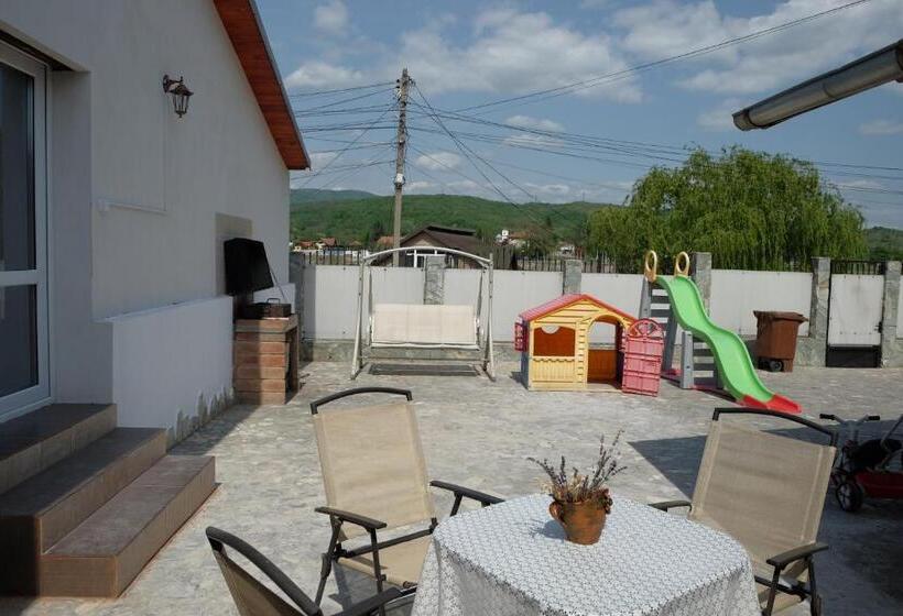 پانسیون Casa Arbo