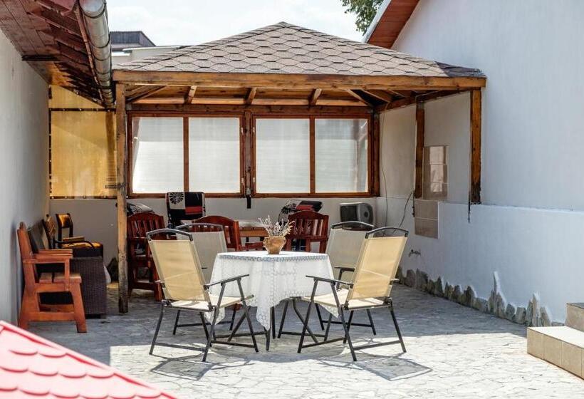 پانسیون Casa Arbo