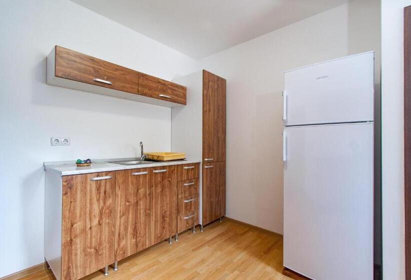 پانسیون Casa Arbo