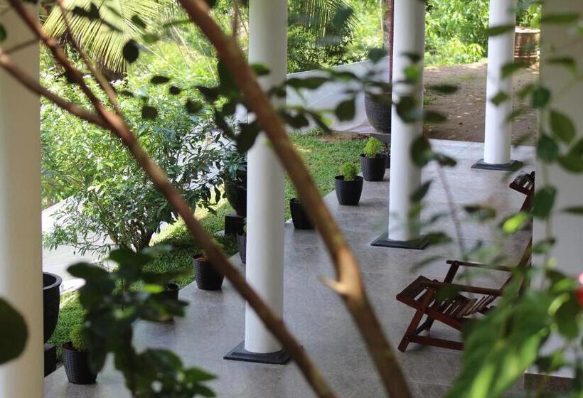 Пансион Kandyan Lounge