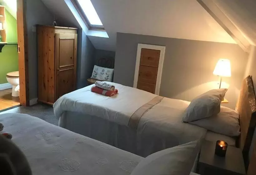 Aurora House Bed And Breakfast