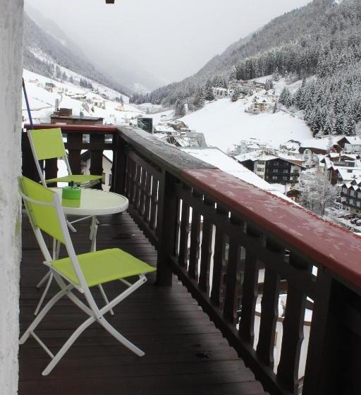 تختخواب و صبحانه Sonnberg