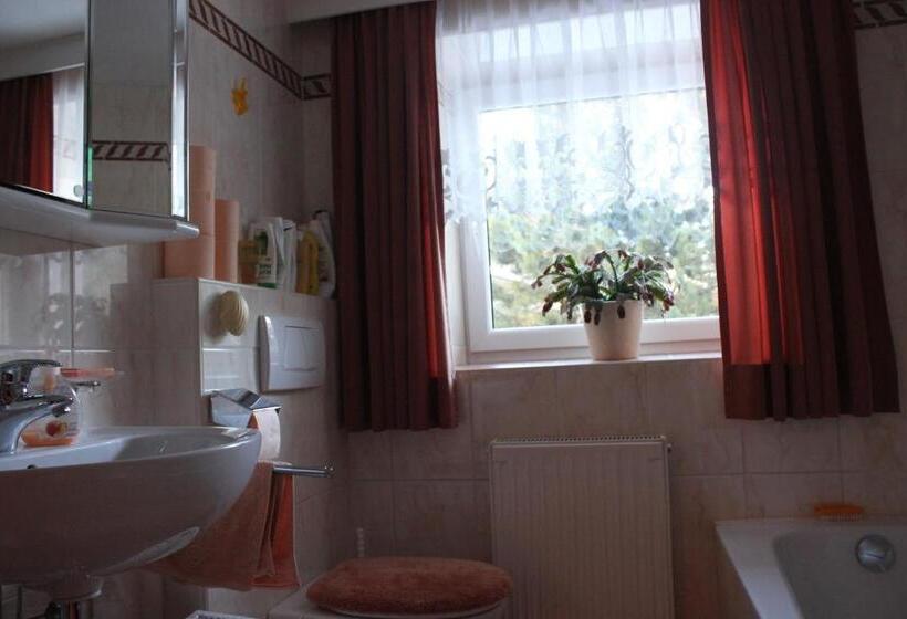 تختخواب و صبحانه Sonnberg