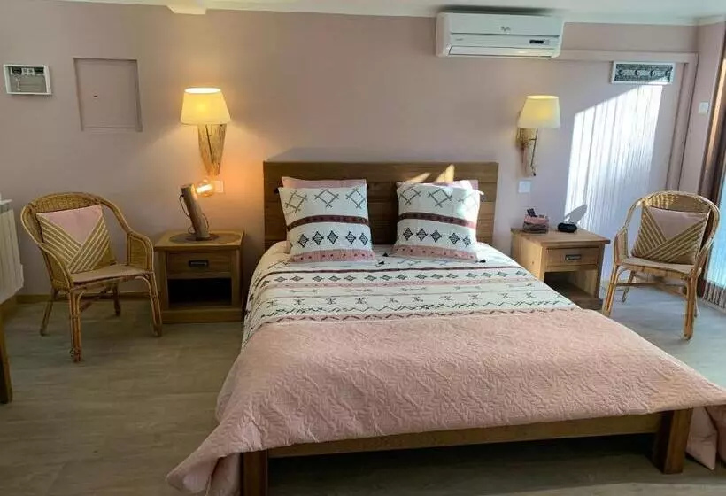 Aamiaismajoitus (B&B) Villa Escandia