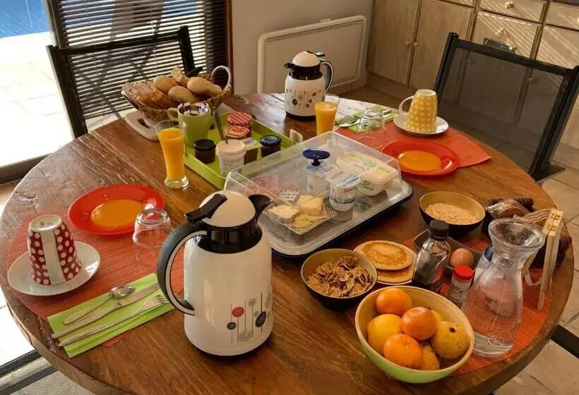 Aamiaismajoitus (B&B) Villa Escandia