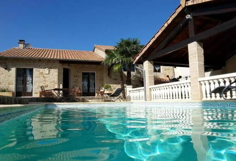 Aamiaismajoitus (B&B) Villa Escandia