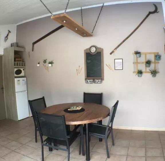 Aamiaismajoitus (B&B) Villa Escandia