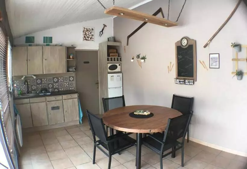 Aamiaismajoitus (B&B) Villa Escandia