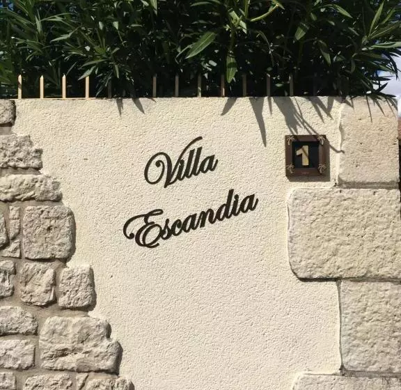 Aamiaismajoitus (B&B) Villa Escandia