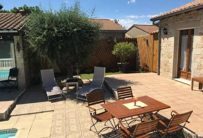 Aamiaismajoitus (B&B) Villa Escandia