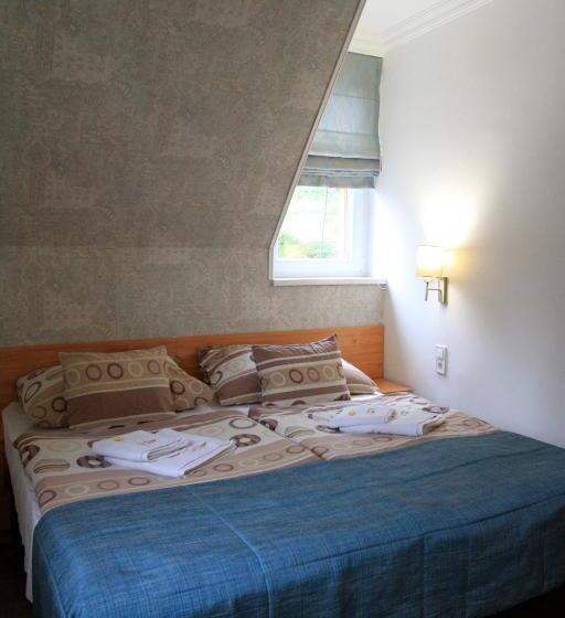 تختخواب و صبحانه Zenit Panzió