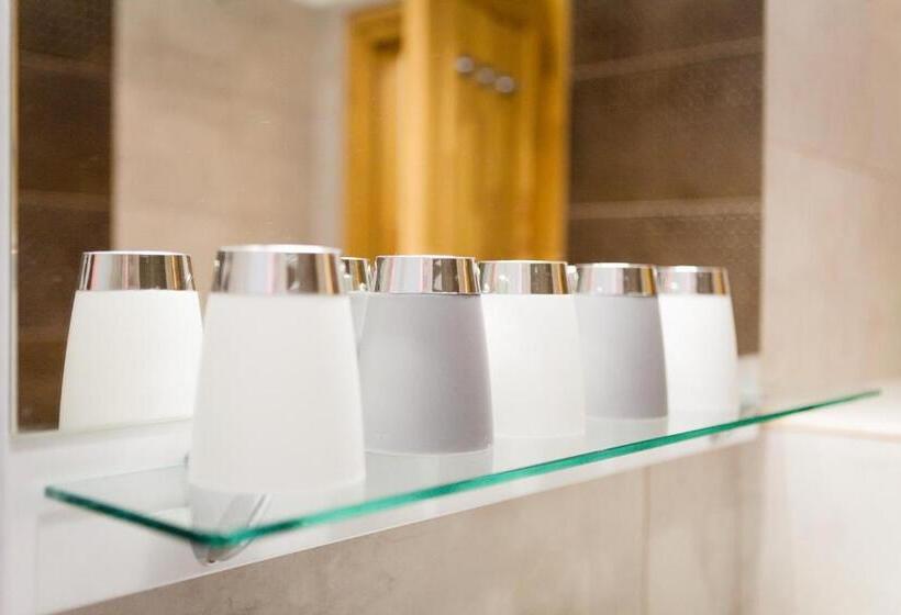 تختخواب و صبحانه Zenit Panzió