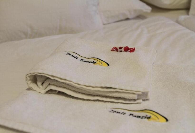 تختخواب و صبحانه Zenit Panzió