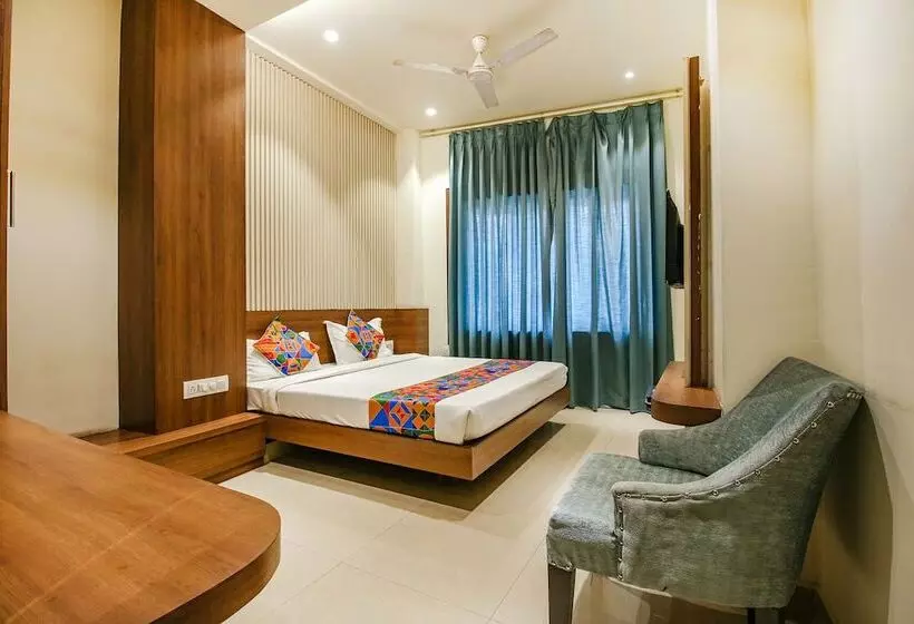 Fabhotel Royal Palace Ii